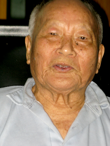 Nhà văn Tô Hoài ở tuổi 90. Ảnh: L.H.