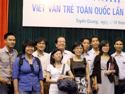 Một số đại biểu tại Hội nghị viết văn trẻ. Ảnh: Nguyễn Đình Toán