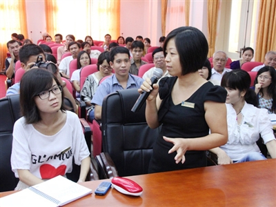 Thảo luận văn xuôi cởi mở tại Hội nghị viết văn trẻ lần thứ 8. Ảnh: Nguyễn Đình Toán.