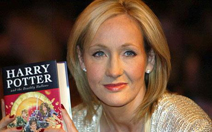 Nhà văn J.K. Rowling.