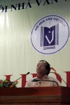 Chủ tịch Hội NVVN Hữu Thỉnh báo cáo công tác chuẩn bị đại hội