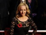 J.K. Rowling trong buổi chiếu ra mắt “Harry Potter và bảo bối tử thần - tập 1” - Ảnh: Reuters