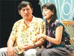 NSƯT Thành Hội (vai ông Hải) và Tuyết Thu (vai bà Hải) trong vở "Ngôi nhà thiếu đàn bà"