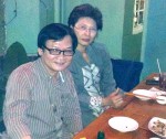 Chị Chatchalin Nuchpiam (phải) và nhà văn Nguyễn Nhật Ánh. Ảnh: V.A.