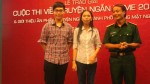 Ba tác giả đoạt giải cao nhất của cuộc thi: Đặng Thanh Trường (giải nhì), Võ Diệu Thanh (giải nhất) và Ngô Tiến Minh (giải nhì) (từ trái qua) - Ảnh: T.Huệ