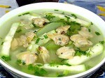 Tô canh bầu nấu hến ngọt mát giải nhiệt mùa hè.