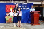 Thành viên Diễn đàn Văn học trẻ trao 80 phần quà cho học sinh nghèo nhân dịp năm học mới