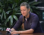 Azarenka rút lui, Sharapova rộng cửa thắng