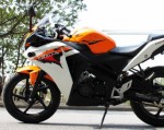 CBR150R và R15 - lựa chọn nào cho khách hàng Việt