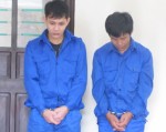 Hai bố con tranh nhau nhận giết người