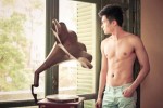 Lương Công Tuấn cởi trần khoe body