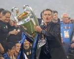 Mourinho tung hỏa mù về tương lai