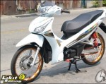 Honda Wave 125i lạ mắt