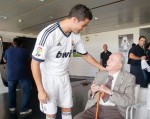 Ronaldo áp sát kỳ tích của Di Stefano