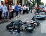 Lốp xe lãnh đạo Sở Văn hoá nổ sau tai nạn liên hoàn