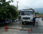 Người dân Đà Nẵng lại chặn xe tải chở đất