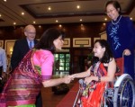 UNICEF ca ngợi nữ sinh xương thủy tinh của Việt Nam