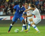 Balotelli nhận thẻ đỏ, Italy bị CH Czech cầm chân
