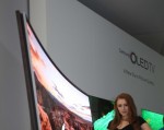 Samsung chuyển TV OLED từ phẳng sang cong 