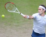 Federer vào tứ kết ở Halle
