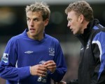 Phil Neville rộng đường tái hợp Man Utd