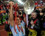 Man City bán rẻ Tevez cho Juventus