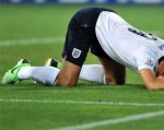 Bóng đá Anh lại muối mặt ở đấu trường quốc tế