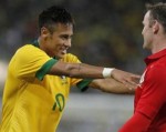 Neymar rủ rê Rooney sang Barca