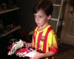 Messi khiến fan nhí 'tan nát trái tim'