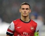 Arsenal chia tay đội trưởng trong ba tháng