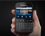 BlackBerry 9720 ra mắt với hệ điều hành cũ, thiết kế mới