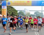 Hơn 1.000 người chạy ở giải Marathon Quốc tế Hạ Long