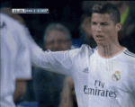 Ronaldo châm chọc chủ tịch FIFA bằng kiểu chào quân đội