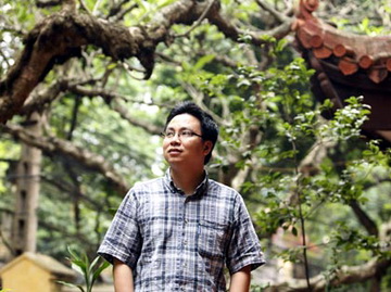 Nhà văn Nguyễn Đình Tú.