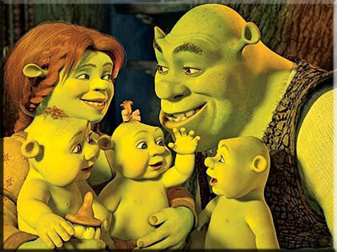 Shrek bên cạnh gia đình với vợ và ba con đầm ấm.