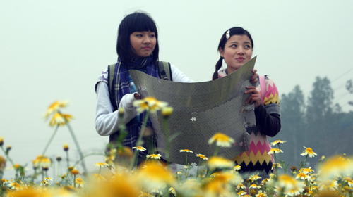 Hạ Hồng Vân (trái, vai Chít) và Phạm Thanh Hòa (vai Pi) trong phim Chít và Pi - Ảnh do đoàn phim cung cấp