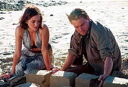Leonardo DiCaprio (Cobb) và Marion Cotillard (Mal) trong phim - ảnh: IMDB