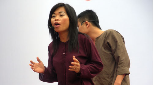 Nguyễn Phan Quế Mai trình diễn thơ tại Văn Miếu trong Ngày thơ VN - Ảnh nhân vật cung cấp