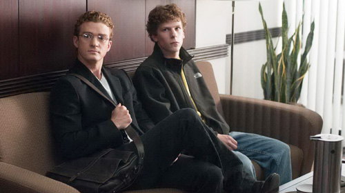 Justin Timberlake (trái) và Jesse Eisenberg trong Social network - Ảnh: IMDB