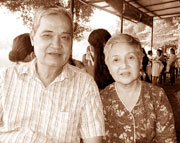 Vợ chồng nhạc sĩ Thanh Sơn tại Hà Nội (tháng 10/2010).