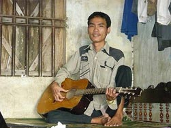 Nhà thơ trẻ Nguyễn Văn Hợp - Ảnh: H.Đ.N