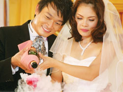Cảnh phim Cocktail cho tình yêu - đang phát vào giờ trưa - Ảnh: Đ.A