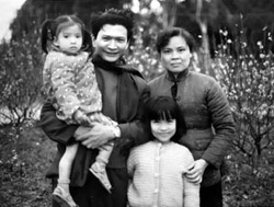 Nhà thơ Chế Lan Viên và gia đình