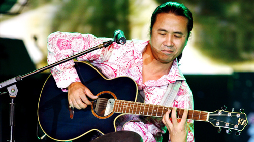 Nhạc sĩ Lê Minh Sơn: “Tôi tự hào vì biết chơi đàn theo phong cách riêng, phong cách của Lê Minh Sơn” - Ảnh: Gia Tiến