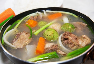 Món lẩu đặc trưng miền Bắc được nấu theo phong vị của người Nam.