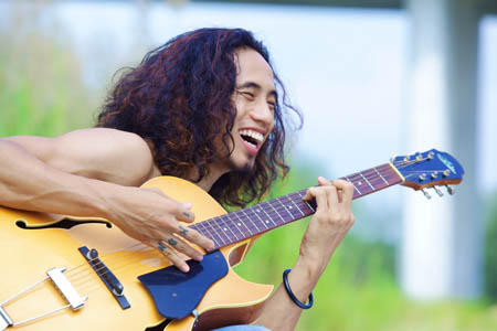 Ca sĩ Phạm Anh Khoa