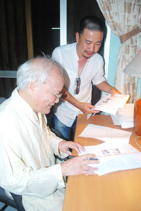 Nhà văn Tô Hoài đọc trích đoạn "Tân Dế Mèn phiêu lưu kí" cùng tác giả Miên Di