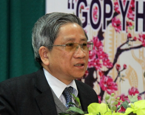 Theo giáo sư Nguyễn Minh Thuyết, cần quy định rõ phương thức lãnh đạo nhà nước và xã hội của Đảng. Ảnh: Nguyễn Hưng.