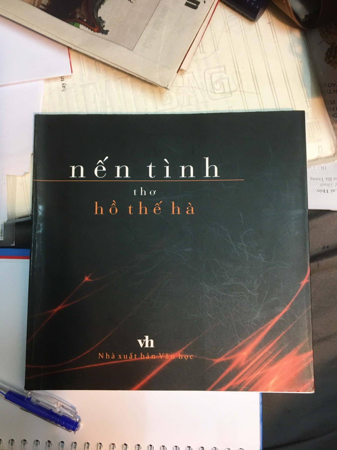 nen tinh ho the ha